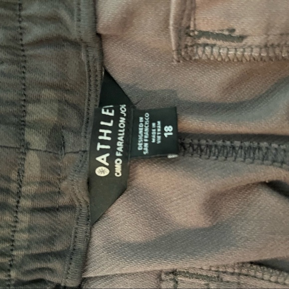 Athleta Farallon Green Camouflage Joggers Size 18 NWT - Picture 10 of 11